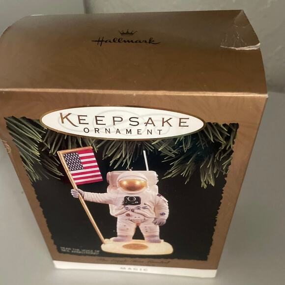Astronaut Ornament Hallmark Keepsake 1994 The Eagle Has Landed Ornament - Picture 2 of 6